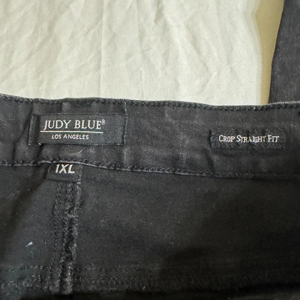 Judy Blue Crop Straight Fit 1XL Black Jeans‎